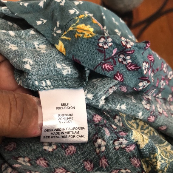 Floral Dress with collar - Picture 9 of 9